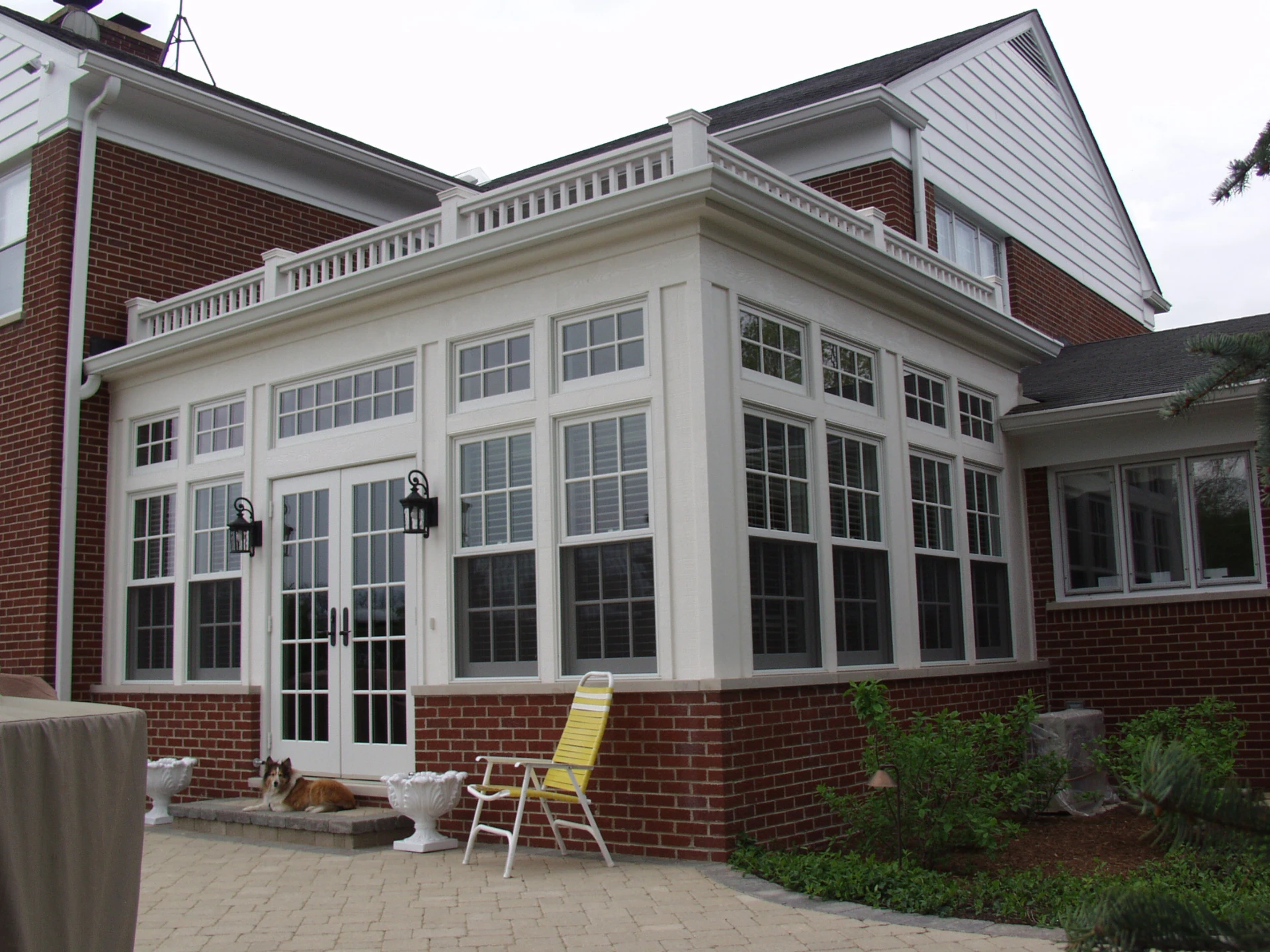 Enclosure and Window Features