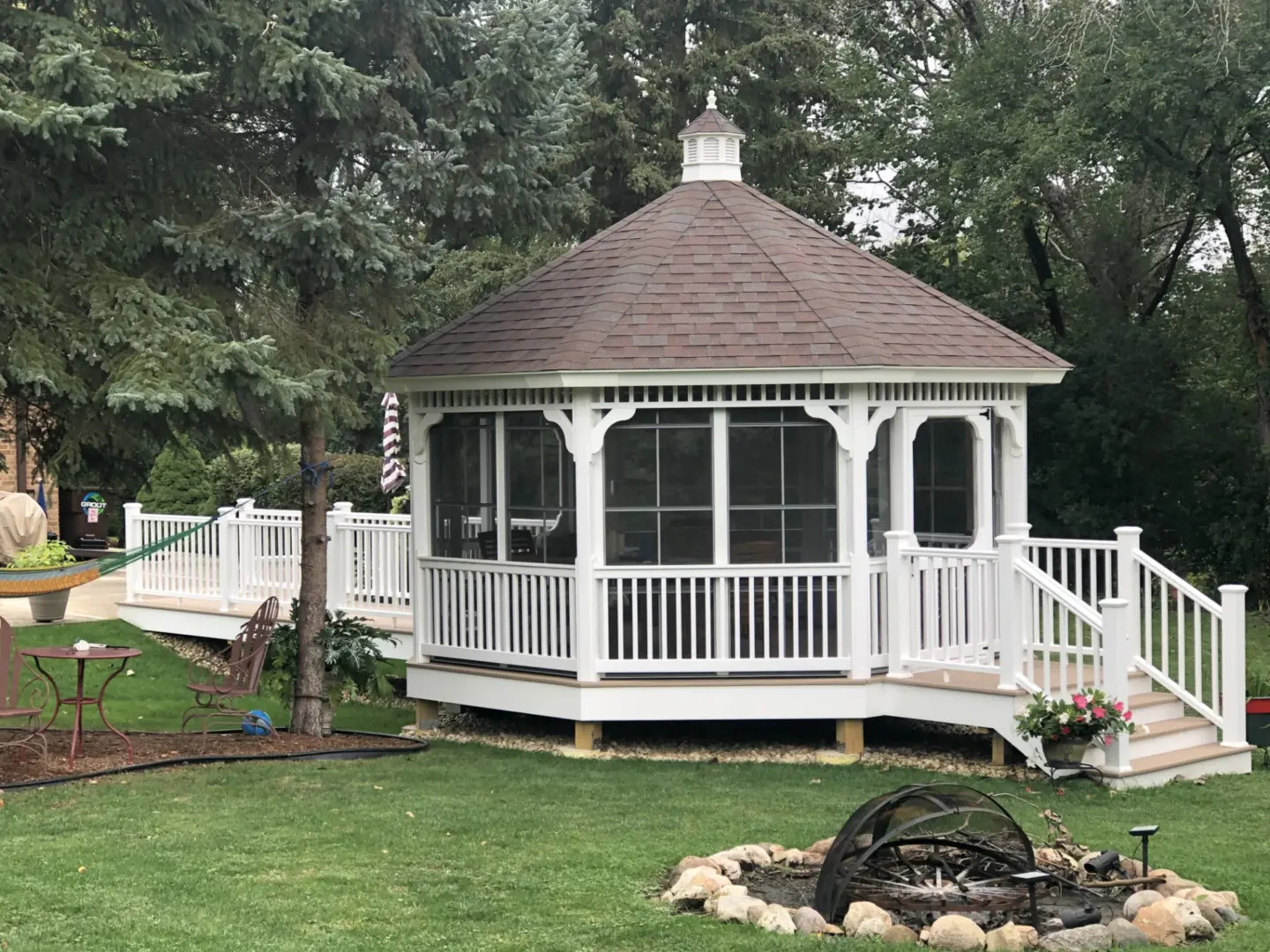 10 white pvc gazebo with entry stairs and asphalt shingles