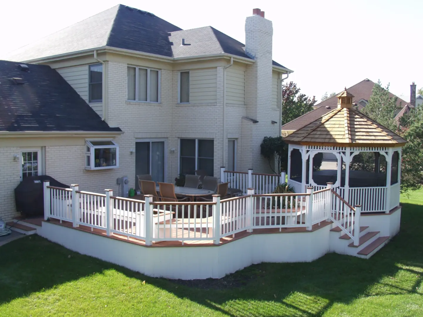 Composite Decking Schaumburg IL | Woodridge Deck & Gazebo Co.